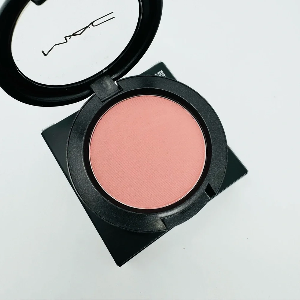 MAC Cosmetics m·a·c powder